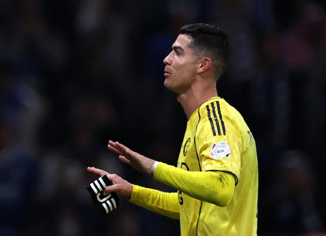 150万到140亿？这不是电影剧本，是C罗的真实财富轨迹！2004年，他刚在曼联