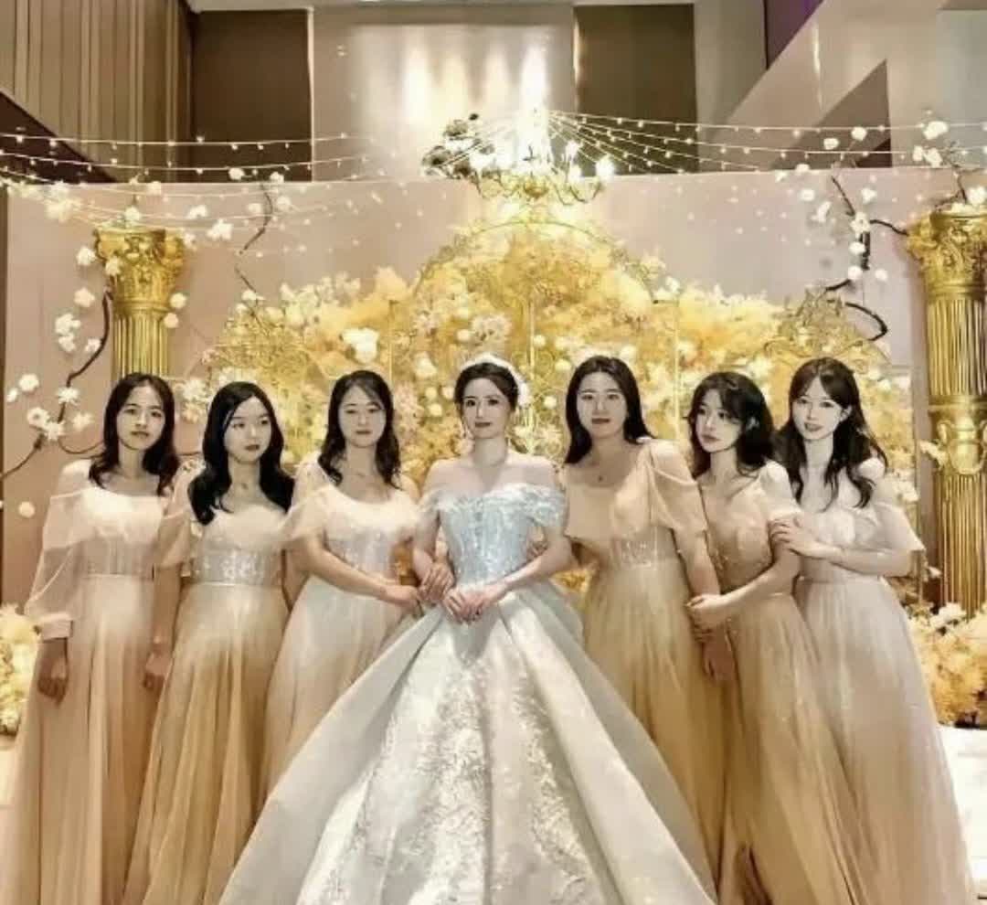 。这场婚礼，也让大家对人情世故有了更深刻的理解