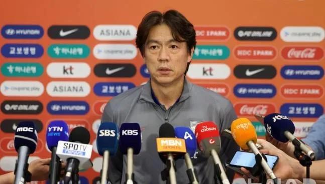 韩国主帅洪明甫计划去美国看世俱杯，考察国脚备战东亚杯！伊万会不会来中超赛场考察球