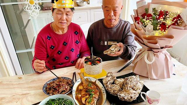 婆婆生日，儿媳准备的饭菜，在朋友圈火了！网友：太寒碜，不讲究