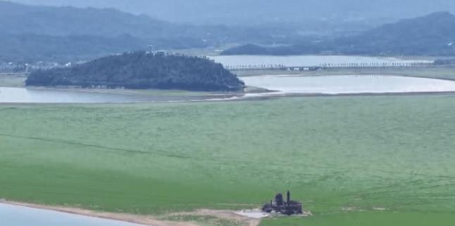中国第一大淡水湖没水了，三峡大坝水位162米，能放水提升吗？
这些年，一到秋冬季