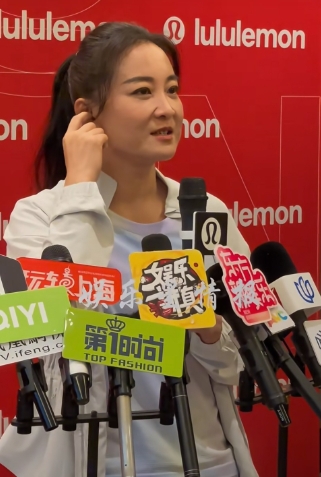 哇哦！好漂亮啊！贾玲瘦下来真的是美到了一个新的境界呢！

昨天在上海的活动上，4