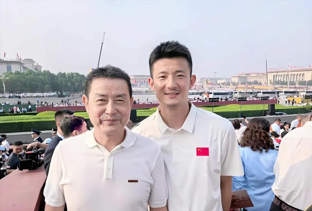 陈忠和观礼“93阅兵”盛典的信息，是羽毛球奥运冠军谌龙在个人社交平台发布的。陈忠
