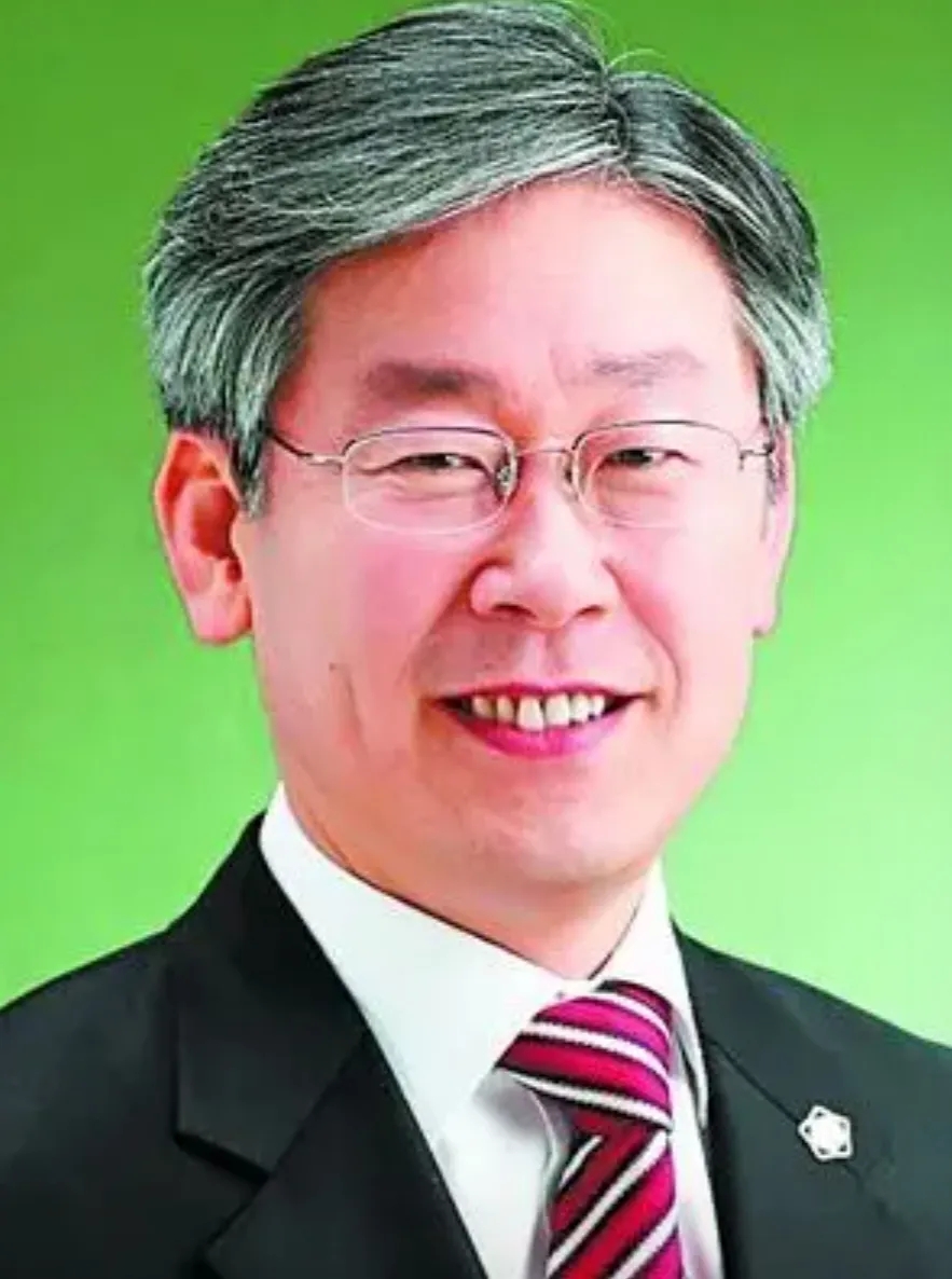 快报！
韩国总统李在明正式宣布，将于8月24日至26日访问美国，并与美国总统举行