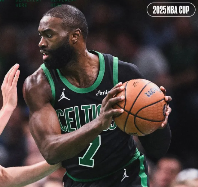 NBA杯小组赛，凯尔特人主场117-114战胜活塞，终结了对方的13连胜。
赛后