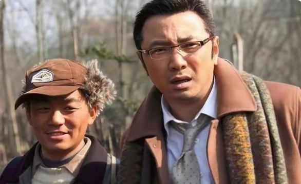 2015年，徐峥准备拍《港囧》，他拿出500万想请王宝强来演。结果王宝强说：“我