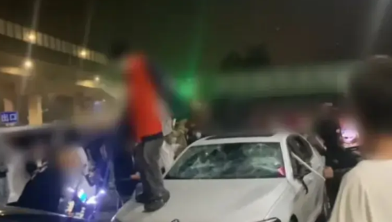 再说临沂罗庄一群少年打架斗殴
尽管已过去四天，警方并无定论，或许正在调查，或许正