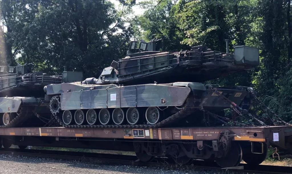 澳大利亚国防部7月19日宣布，已向乌克兰交付首批M1A1艾布拉姆斯坦克，共49辆