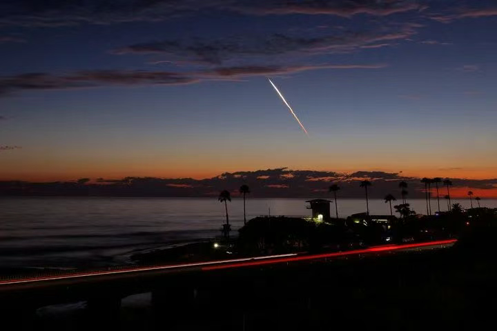 驻日美军基地爆炸，马斯克星链卫星大规模坠毁，美内乱升级，美国最近收到的都是坏消息