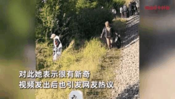 火车下乡了！这个是乘降点，方便我们农村人的。
这是普速列车小站，只要方便人民，为