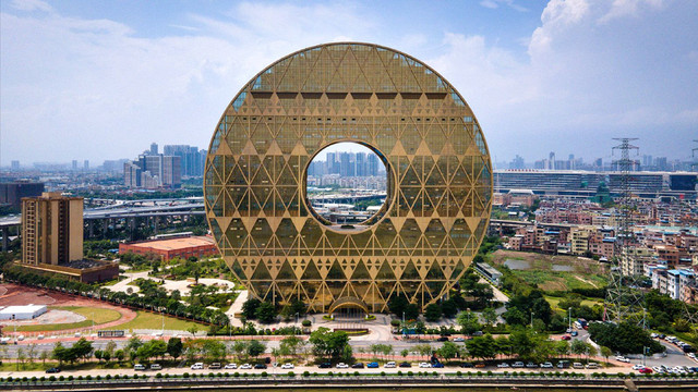 降价1.4亿！广州“铜钱大厦”二拍，曾被评为最丑建筑