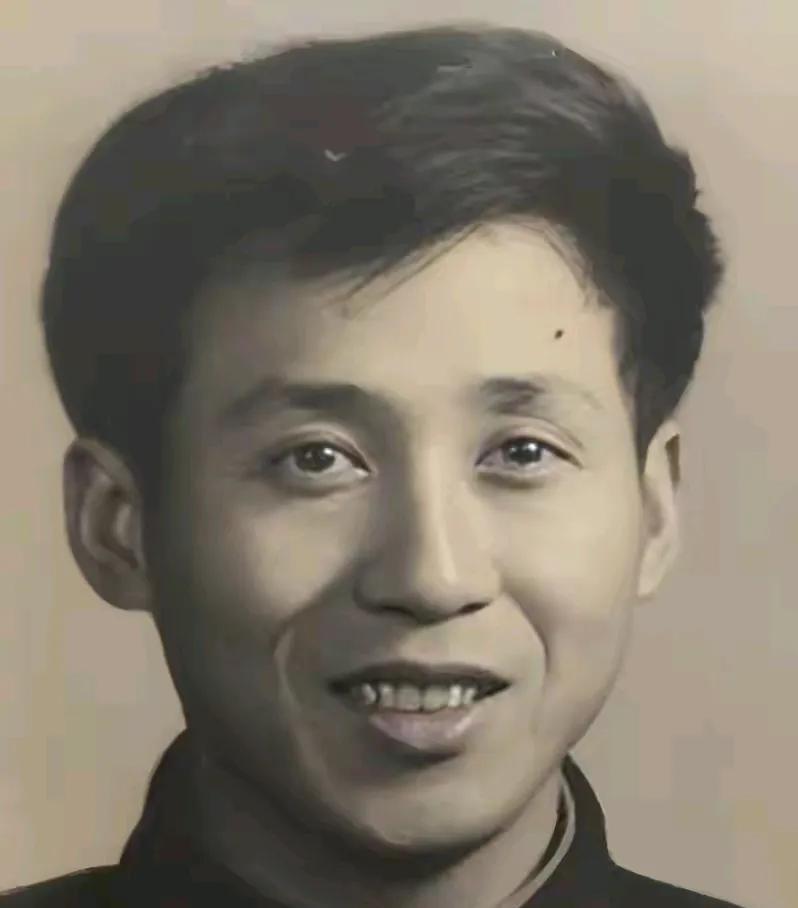 七旬老人为救助700多流浪儿一生未婚，43年后仅一人让其老有所依