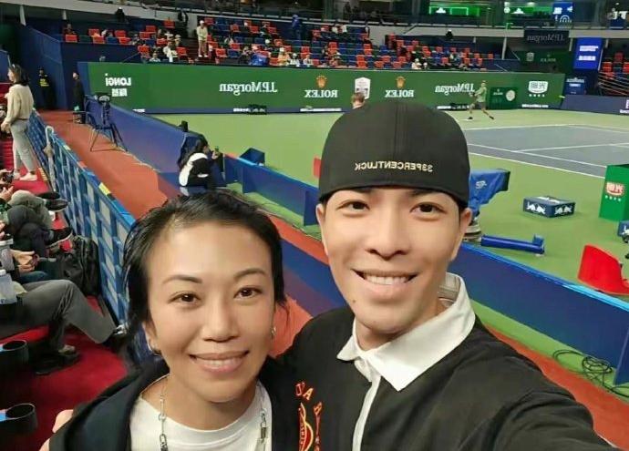 36岁萧敬腾与50岁林有慧同框：真爱从来与年龄无关！
褪去华服妆容，他们用灵魂相