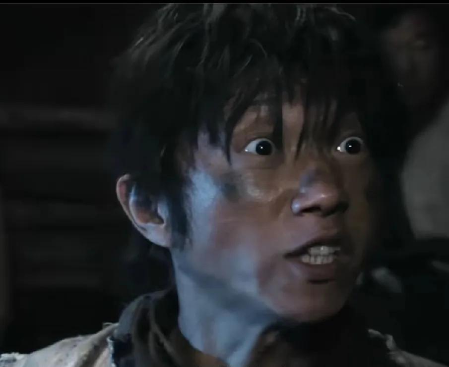 《归队》抗联战士带领劳工逃跑，他们是否能逃出这人间地狱？
抗联战士趁其不备，击杀