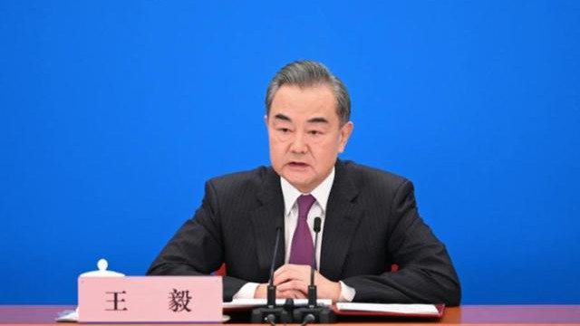 央视点名7位艺人：两面三刀立场模糊引争议