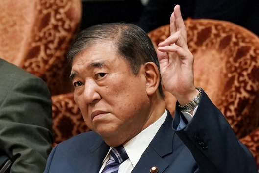 日本政府竟主动承认欠中国万亿战争债 历史清算时刻来临。3月11日东京上演魔幻剧情