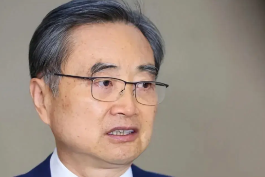 韩国政府用自己的行动诠释了什么叫“此地无银300两”!

8月4日,韩国外交部长