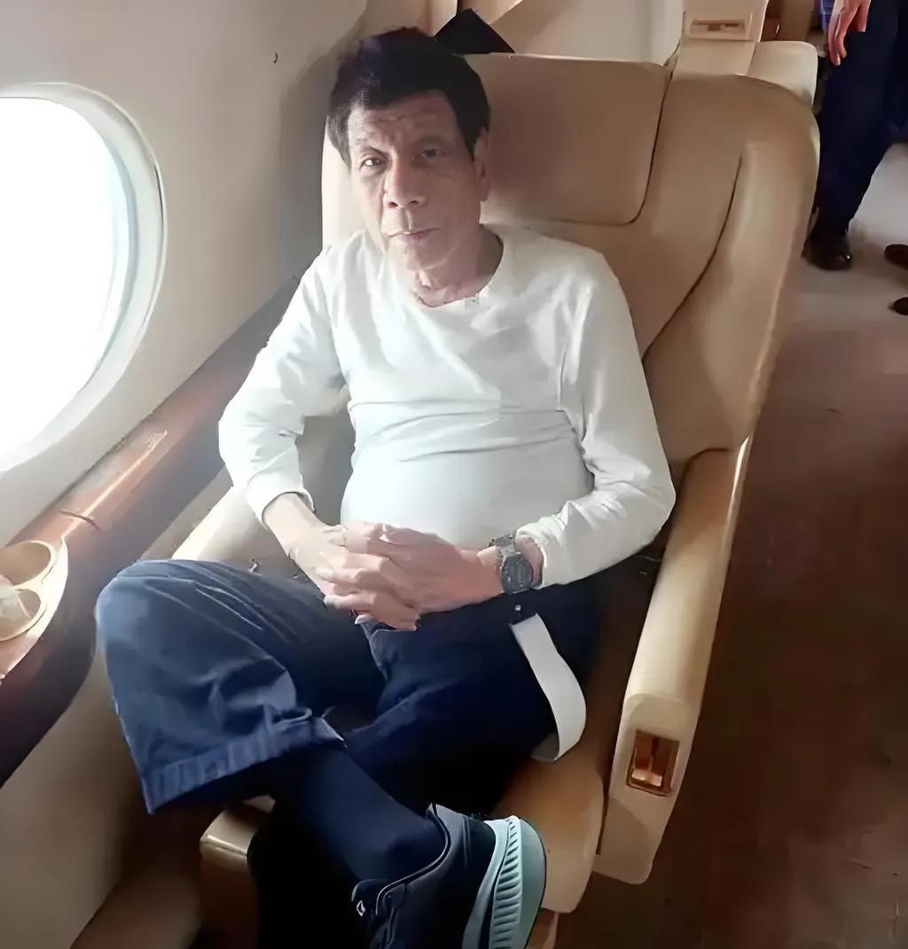 杜特尔特被转移至普通拘留所。
根据杜特尔特的女儿，菲律宾副总统萨拉透露，国际刑事