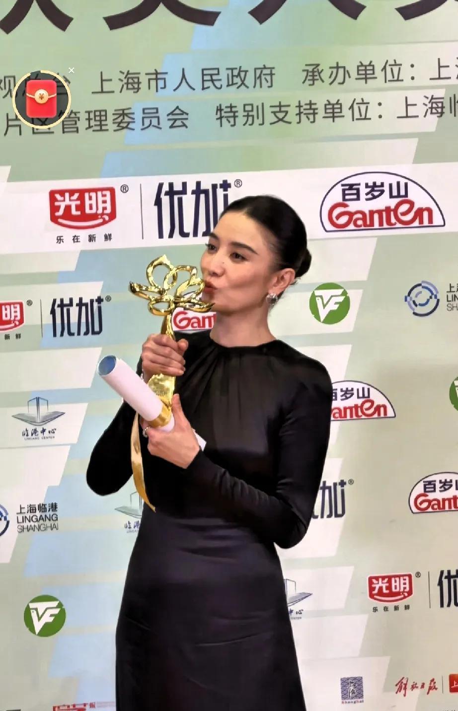 纠结许久不敢说出这样的话，怕被大家喷。
我觉得宋佳得白玉兰大奖虽然实至名归，但是