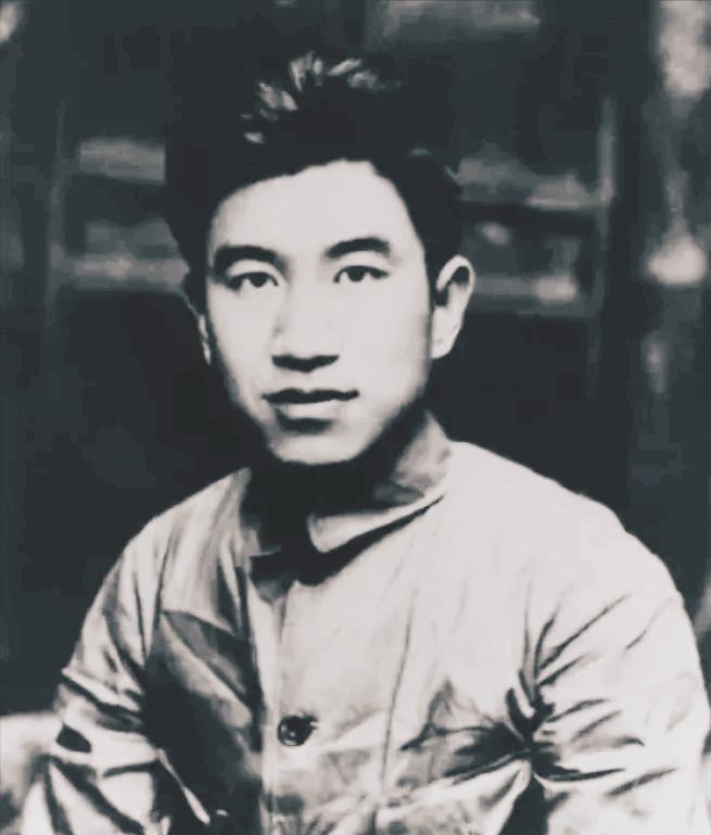 1934年，化装成商人的张子华，不幸被捕。敌人审讯他时，他讲一口浓重的家乡口音，
