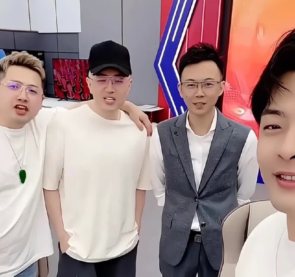 辛选四大合伙人，各负其责！

          驴家小胖谈论“辛选”四大合