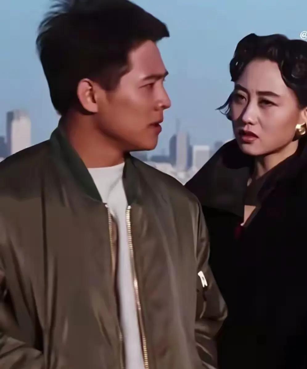 李连杰的深情都给了利智
却苦了黄秋燕，以及黄秋燕的孩子
因为急着要和利智在一起的