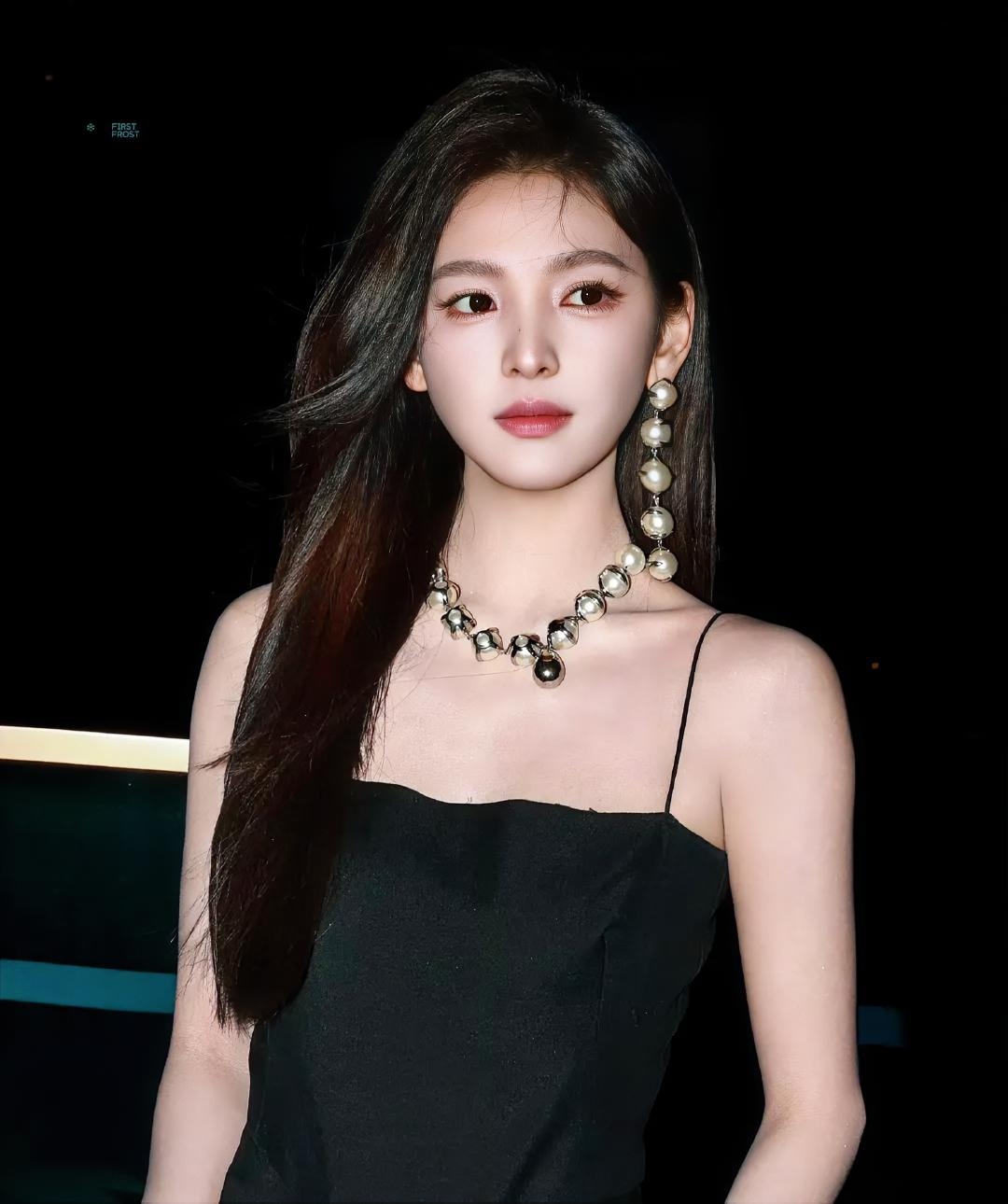 万万没想到！章若楠一笑，世界都亮了！