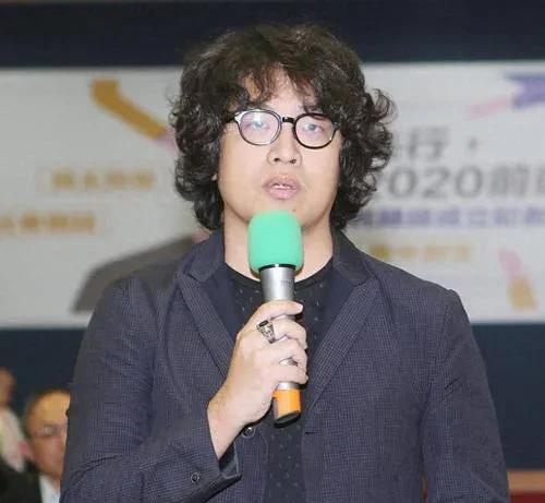 台湾民进党的爪牙正被一颗颗拔掉
民进党在台湾执政，依靠的是什么呢？
台军、网军、