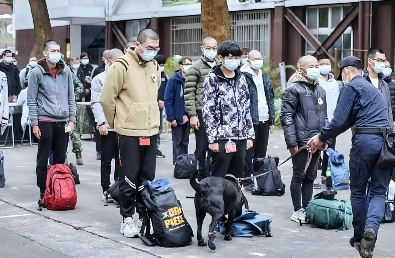央视曝光！台湾逃兵
3月11日，央视曝光了台湾省逃兵现象，由于诸多因素影响，当前