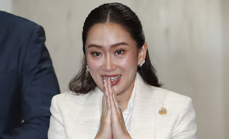 泰国总理摊上事，他信沉默不救女











泰国总理现在的情况，简直就