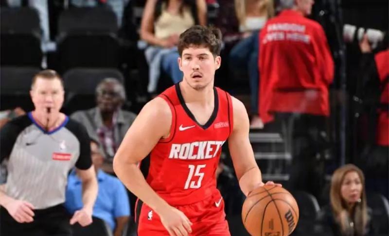 #nba# 谢泼德真没有大赛能力啊，一对抗了不行了。
面对掘金，替补的谢泼德居然