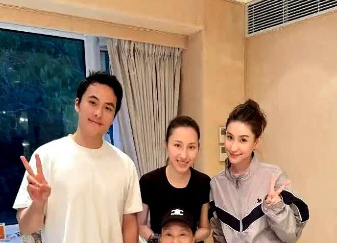 何超莲死守婚姻根本不是旧情难忘，这个三十多岁的豪门千金活得比谁都清醒！

窦