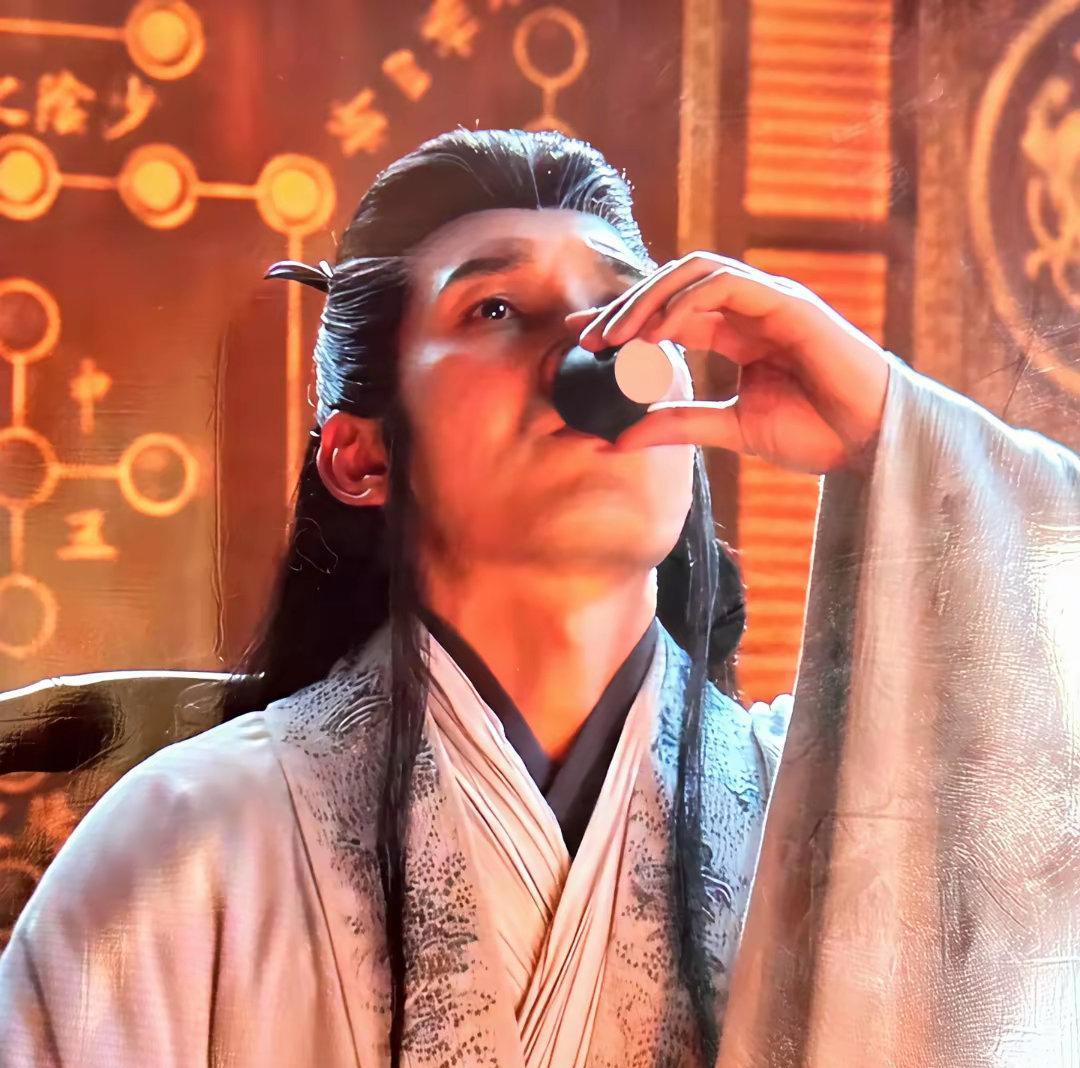 二刷《藏海传》我才惊觉，
星斗师父喝的根本不是茶，而是赵秉文送来的毒酒
之前一直