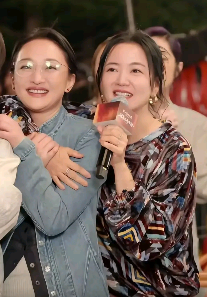 周迅的嘴，怎么越来越大了啊？