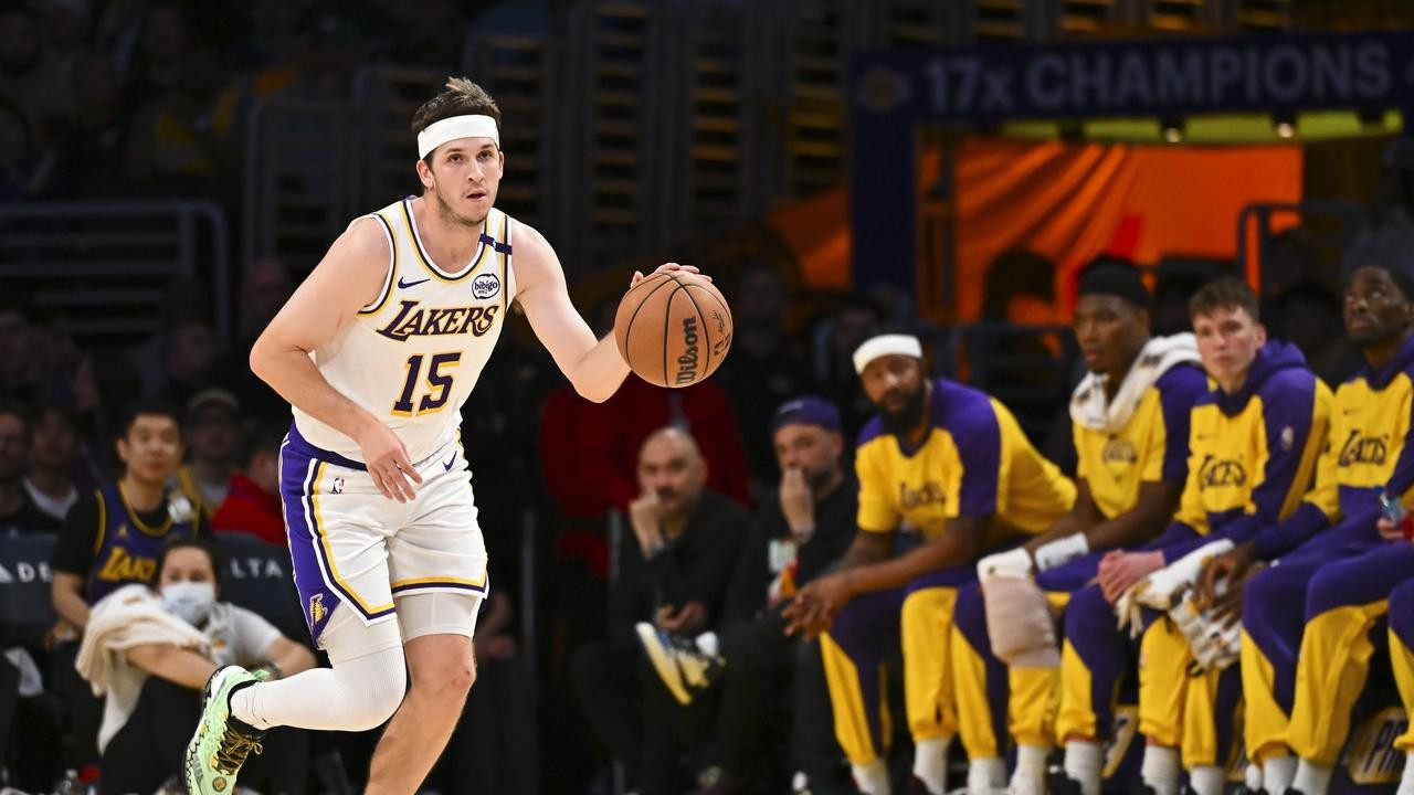 打出巨星身价！本赛季表现超预期的6大球星：蓝领中锋亚当斯上榜