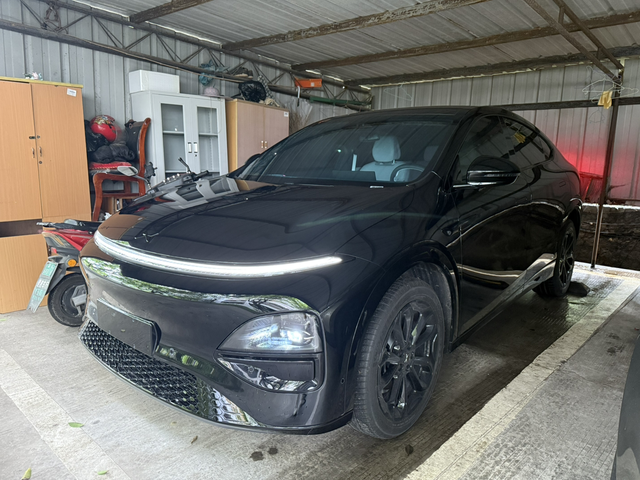 小鹏g6提车分享
对比了深蓝，比亚迪，零跑等一众比较火热的车款，最后试驾了小鹏g