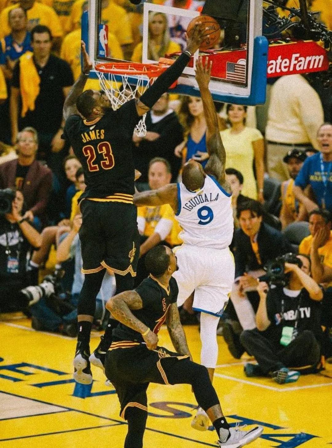 带来冠军的盖帽！16年詹姆斯封盖伊格达拉
2016年总决赛，骑士以4-3击败对手