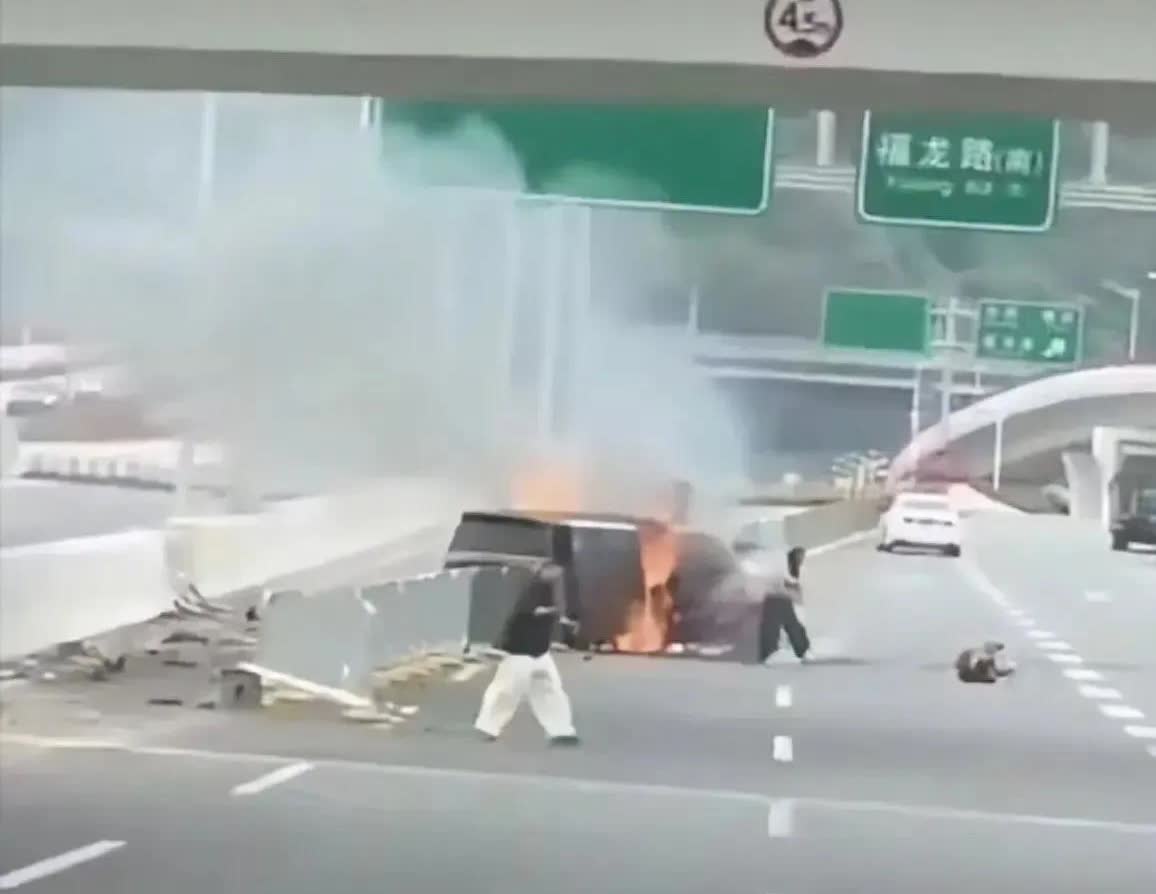 刷新闻看到，3月19日深圳一辆极氪009起火了，原因说是驾驶员操作失误。这场火可