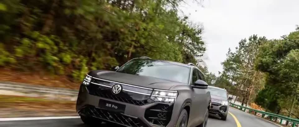直降4万，26.99万起！第五代EA888发动机，暴力输出200kW+400N·