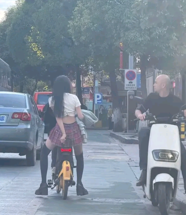 大哥电动车是没电了嘛！