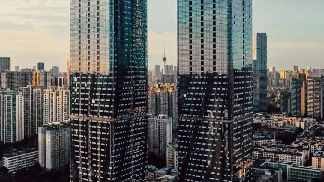 嘉佰道，太离谱了