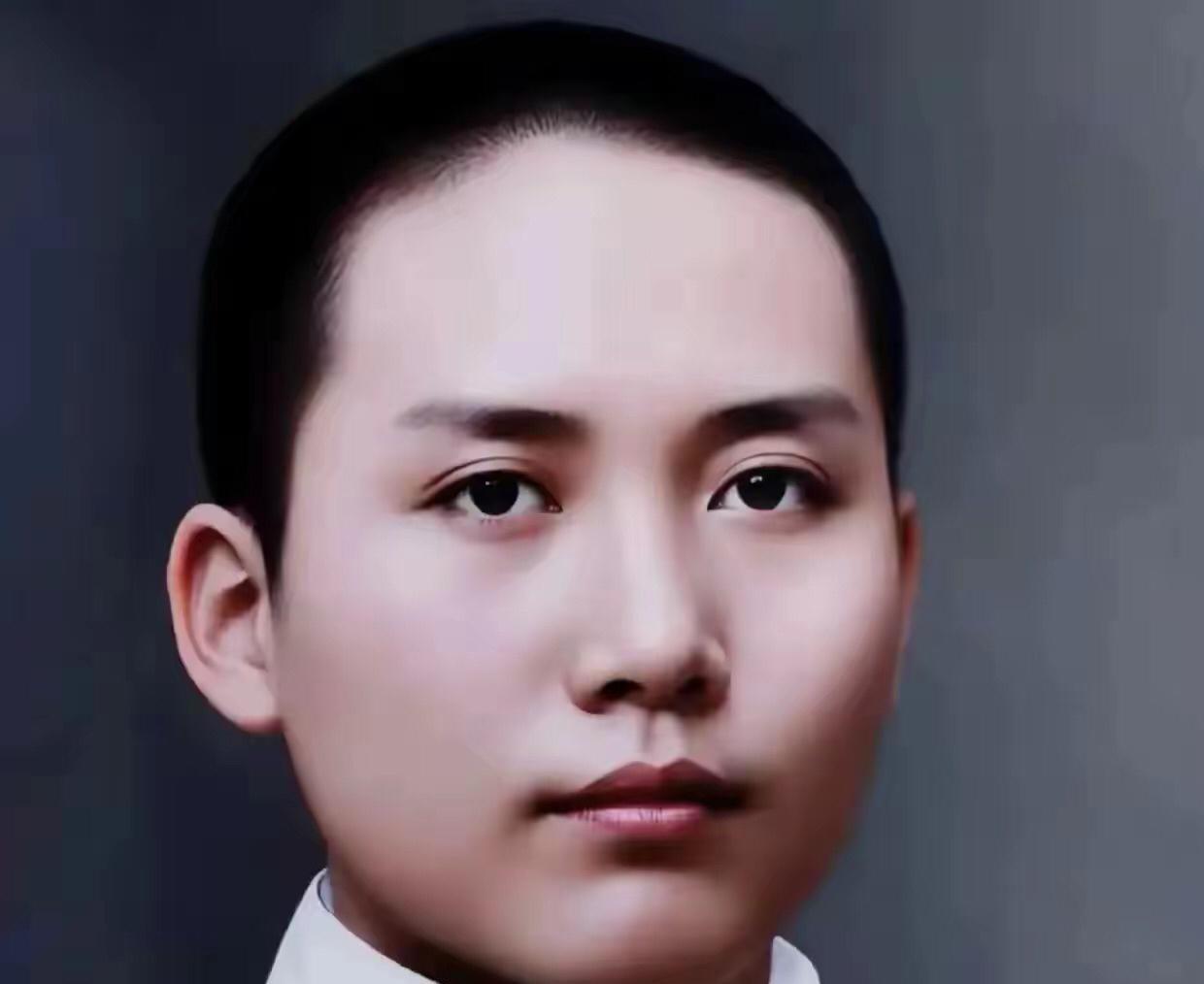 1913年，毛泽东考入湖南省立第四师范学校，后来转到第一师范学校。
在这里认识蔡