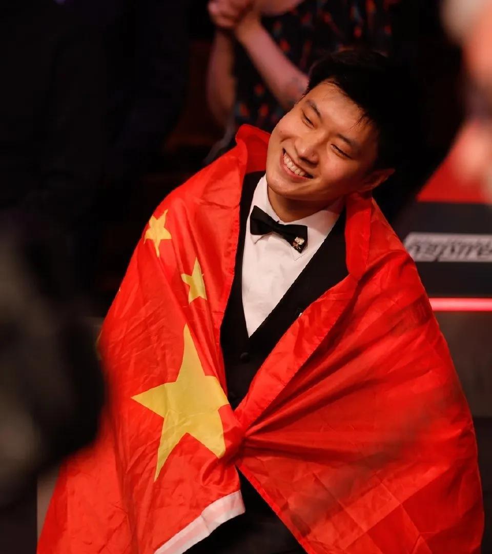 赵心童成为中国首个斯诺克世锦赛冠军，犹记今年二月赵心童和王楚钦一起打台球合影。当