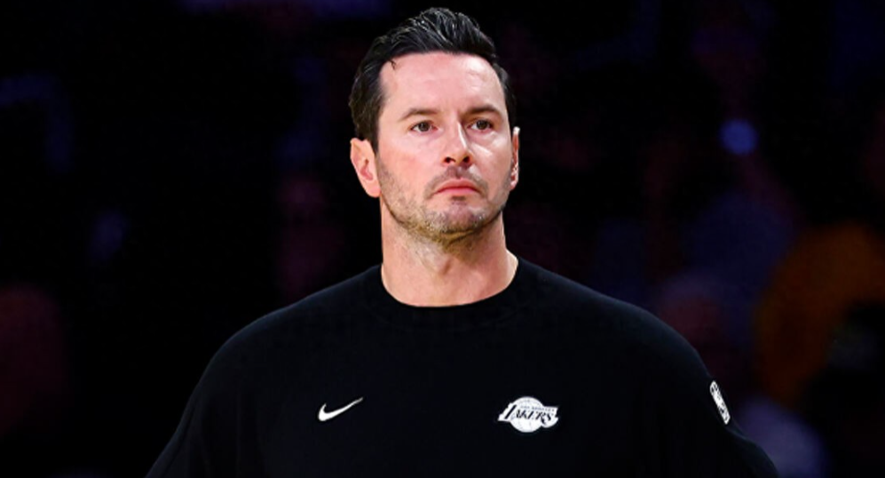 NBA季前赛继续进行，湖人126-116力克勇士。
赛后，湖人主教练JJ-雷迪克