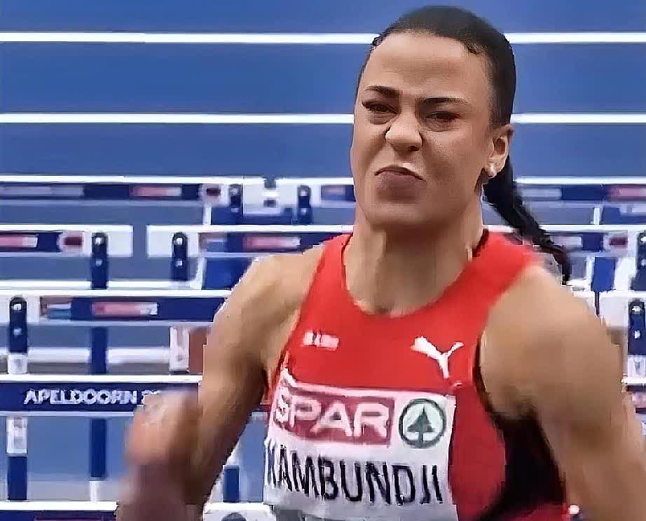12秒24！瑞士女飞人坎邦吉勇夺东京世锦赛女子跨栏第一女飞人称号。在刚刚结束的东