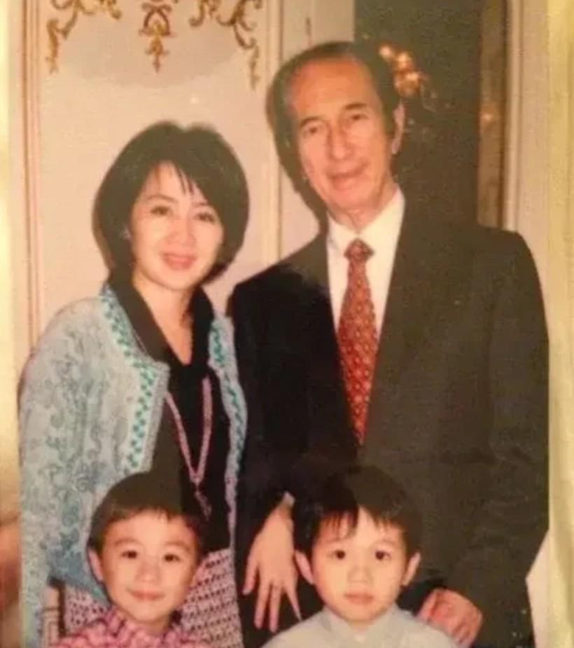 2018年，鲁豫去澳门采访梁安琪，不小心撞了土豪的车，想给1500元私了，土豪说