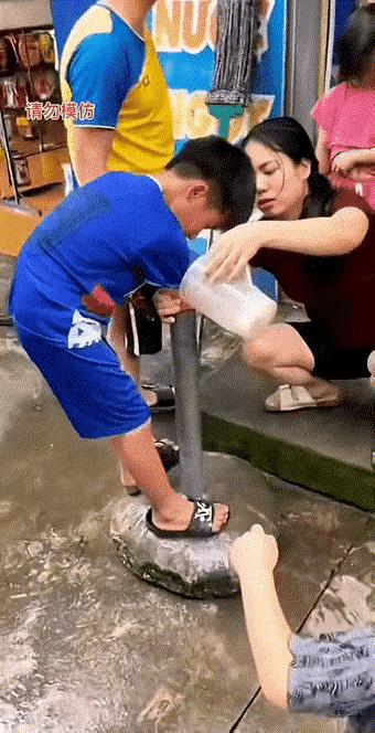 暑假里的孩子千万别放羊，
安全无小事！