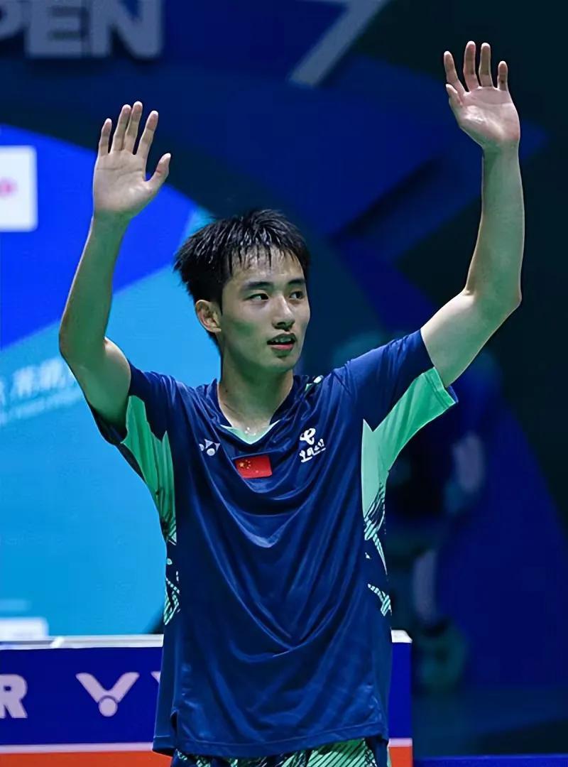 23岁的王正行在中国羽毛球公开赛连克排名高于自己的名将，连闯四关杀入决赛，虽然负