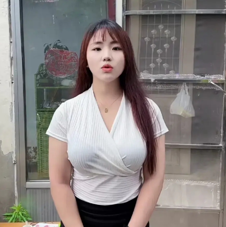自媒体时代流量为王

那流量为王时代如何吸引流量呢

中原御府烂尾楼走红女业主给