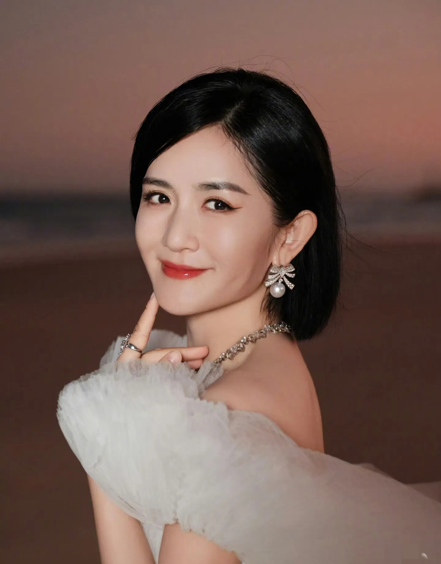 谢娜用行动回应质疑











谢娜和张杰的爱情故事，曾经引发了巨大的